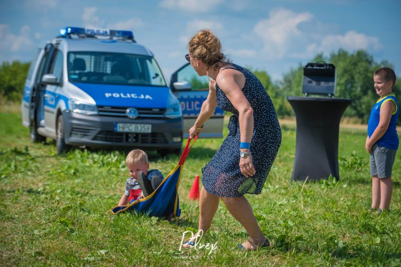 konkurencje sportowe dla dzieci_piknik rodzinny w Bienkówce Bezpieczne wakacje na wsi_4 lipca 2021 r